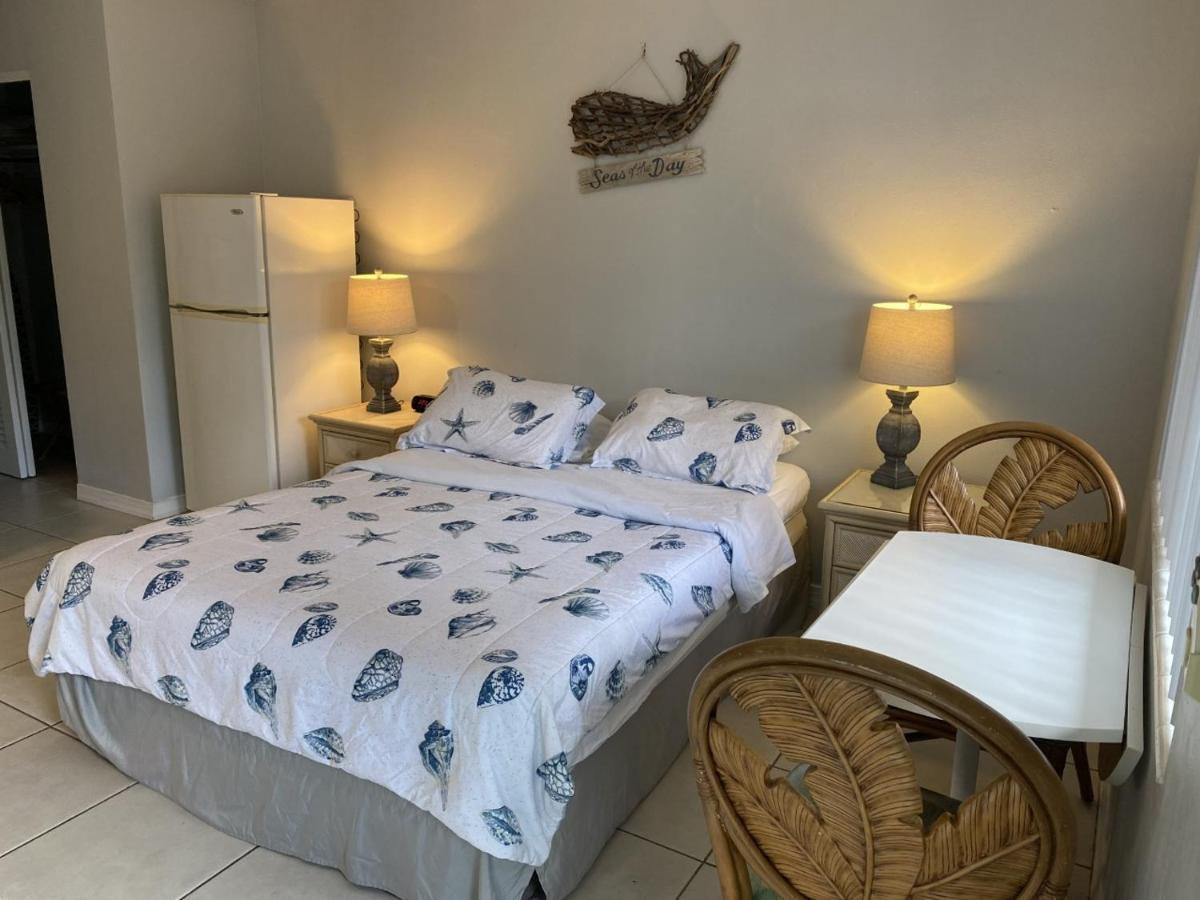 Hideaway Waterfront Resort Cape Coral Exterior foto