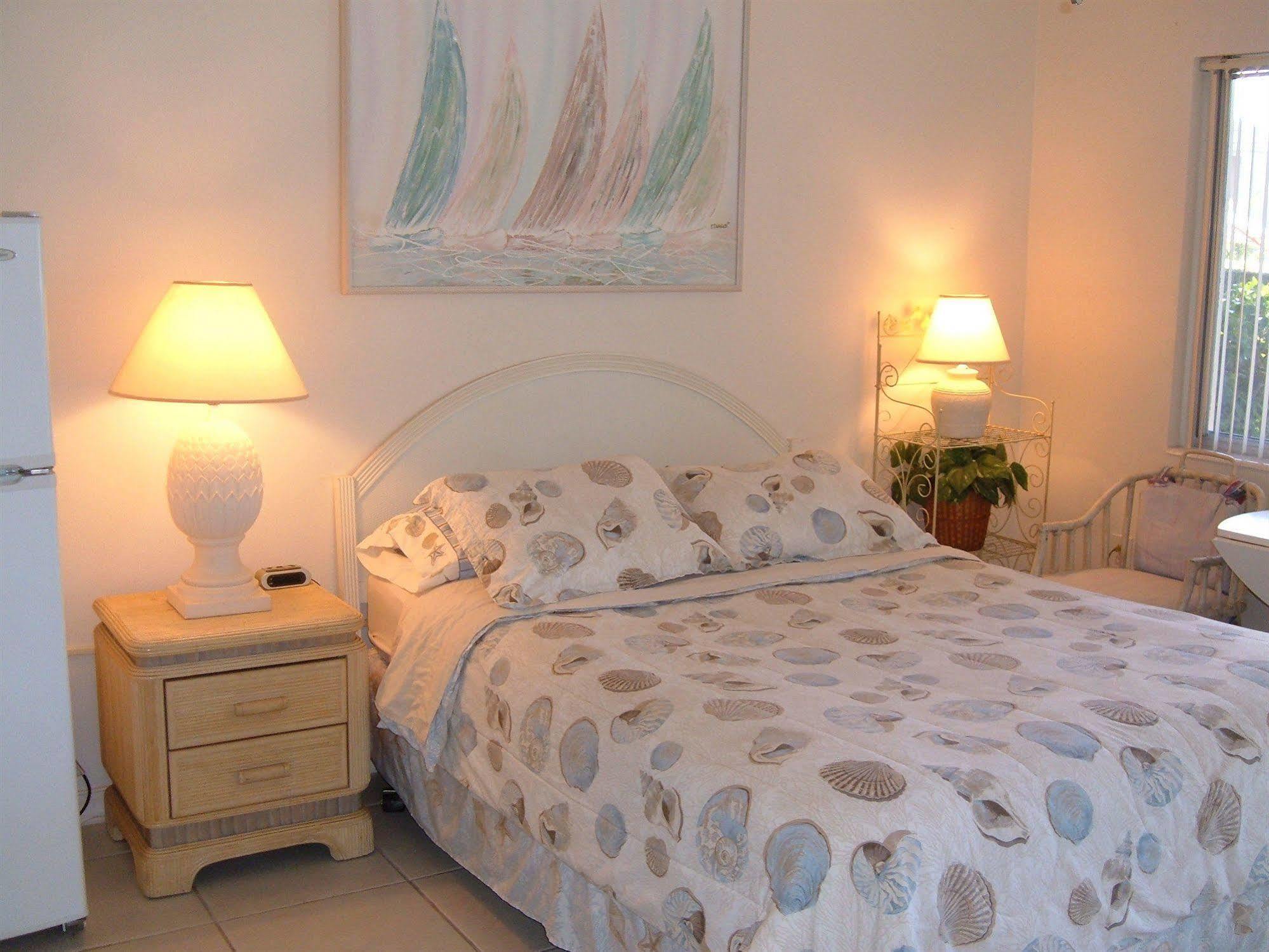 Hideaway Waterfront Resort Cape Coral Exterior foto