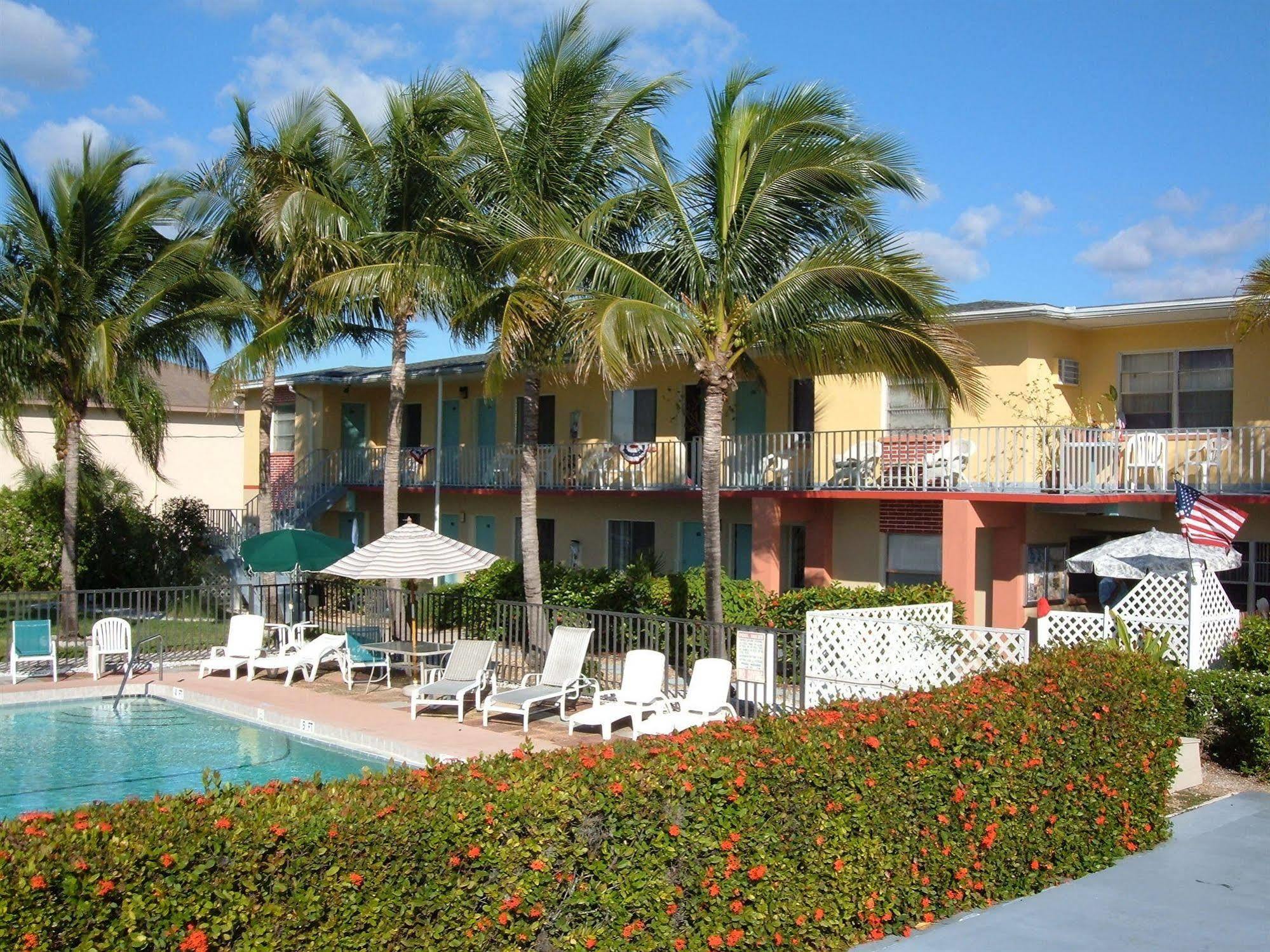 Hideaway Waterfront Resort Cape Coral Exterior foto