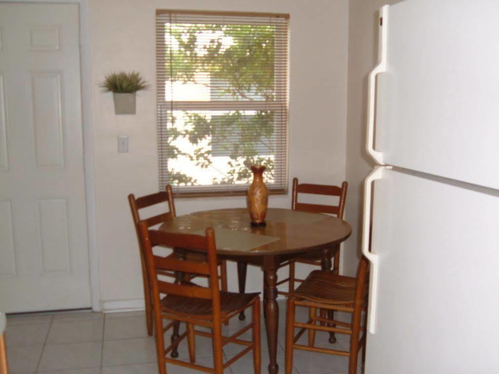 Hideaway Waterfront Resort Cape Coral Exterior foto